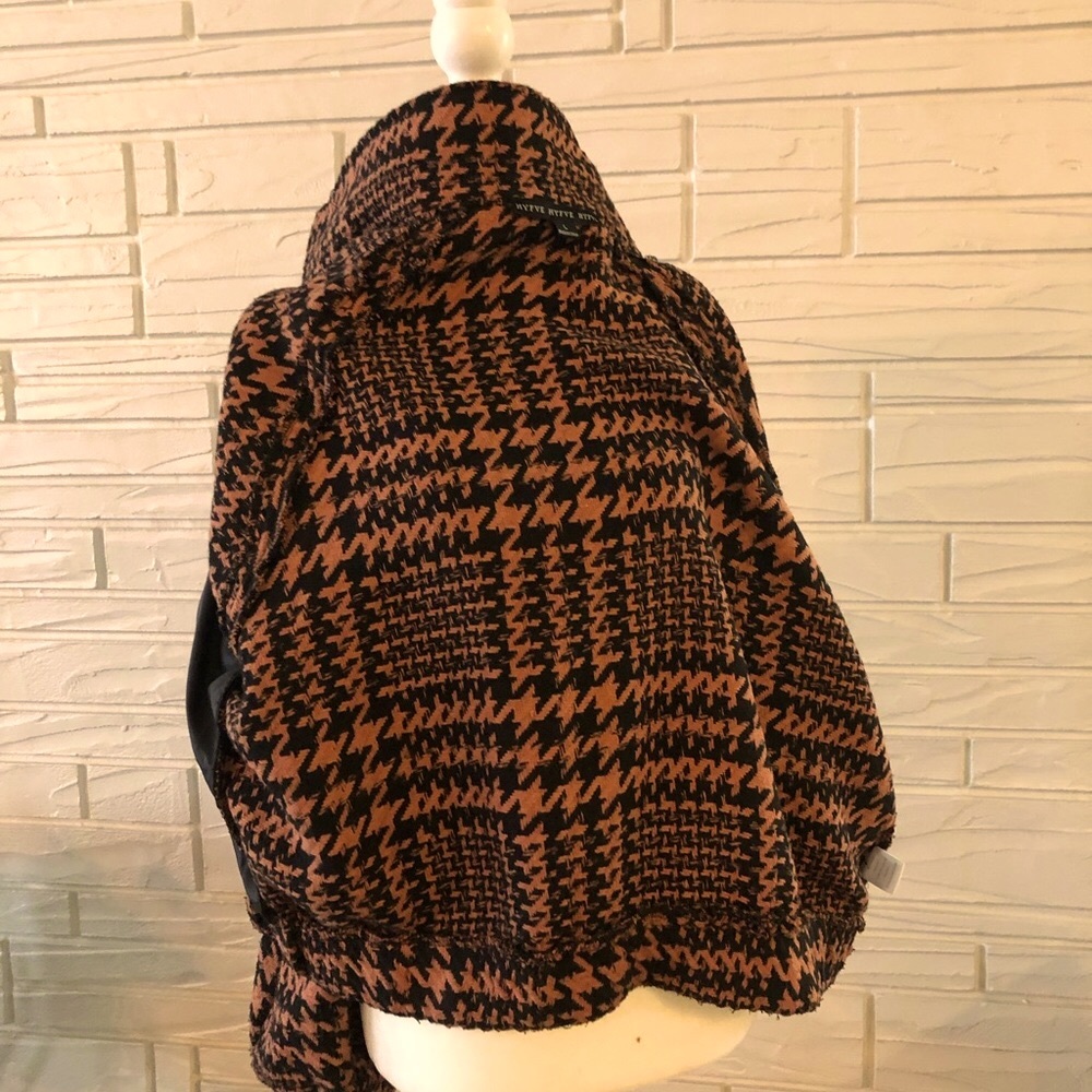 HYFVE brn/blk Bomber jacket w/pockets front lines. Can be worn semi or casual. - Picture 7 of 7